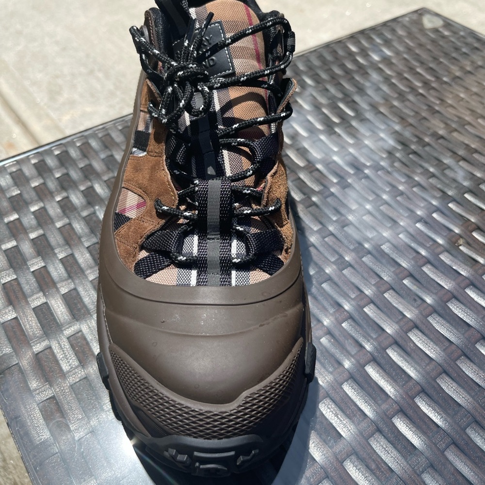 Burberry Sneaker Boots - Picture 8 of 8